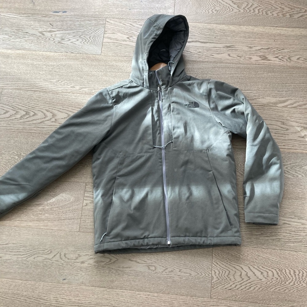 The North Face Windwall mens winter coat in Medium.